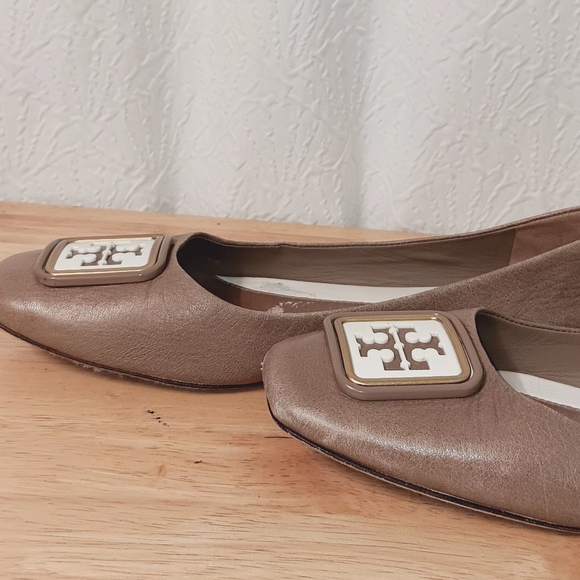 Tory Burch Almon Color Leather Flats with Metallic Logo Size 10 - Picture 4 of 12